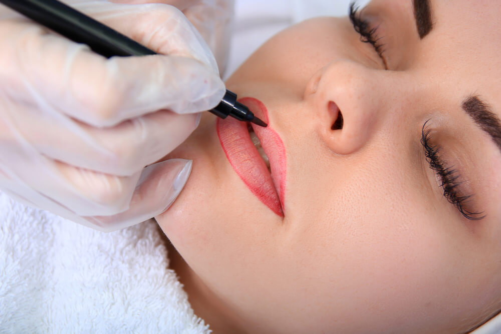Najważniejsze informacje o makijażu permanentnym ust